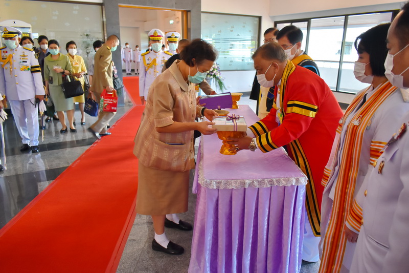 พิธีพระราชทานปริญญาบัตรแก่ผู้สำเร็จการศึกษาจากมหาวิทยาลัยนครพนม ประจำปีการศึกษา 2562