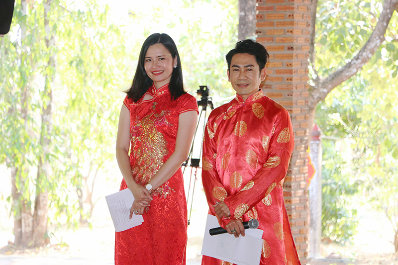 กิจกรรมสานสัมพันธ์ ระหว่าง นศ.ม.นครพนมกับชุมชน เพื่อเรียนรู้ประเพณีห่อข้าวต้มเวียดนามเนื่องในโอกาสต้อนรับปีใหม่เวียดนามและตรุษจีน