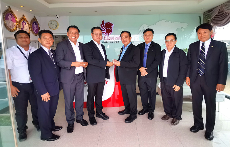 ม.นครพนม หารือการพัฒนาการเรียนการสอนด้านการบินและอากาศยาน ณ ศูนย์ฝึกการบิน บ.ไทยไลอ้อนแอร์ จำกัด