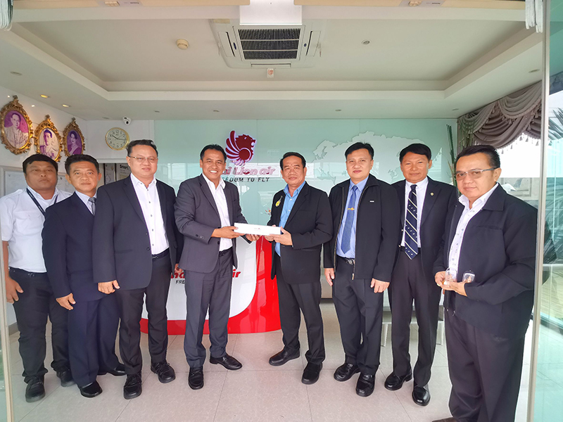 ม.นครพนม หารือการพัฒนาการเรียนการสอนด้านการบินและอากาศยาน ณ ศูนย์ฝึกการบิน บ.ไทยไลอ้อนแอร์ จำกัด