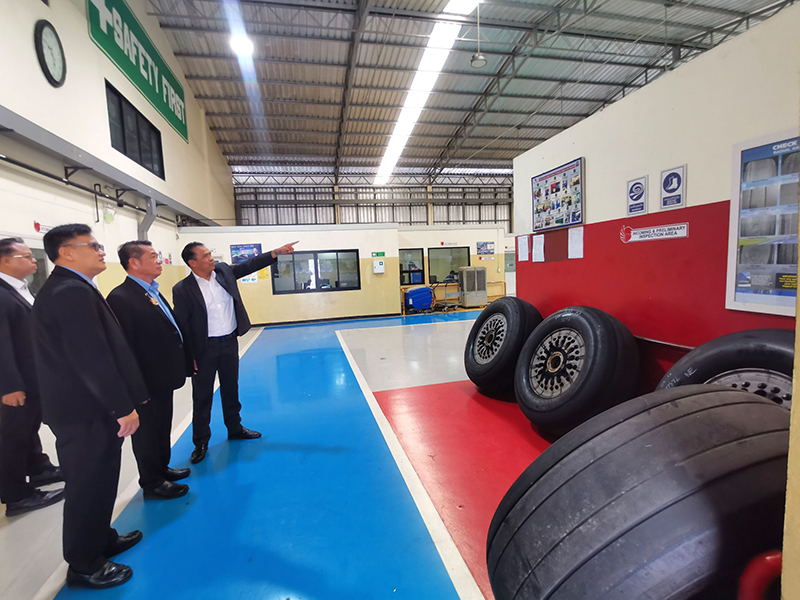 ม.นครพนม หารือการพัฒนาการเรียนการสอนด้านการบินและอากาศยาน ณ ศูนย์ฝึกการบิน บ.ไทยไลอ้อนแอร์ จำกัด