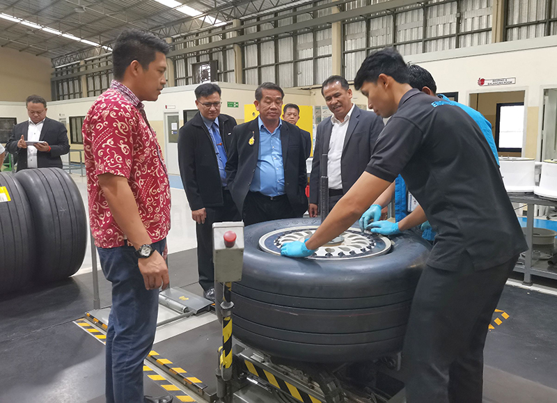 ม.นครพนม หารือการพัฒนาการเรียนการสอนด้านการบินและอากาศยาน ณ ศูนย์ฝึกการบิน บ.ไทยไลอ้อนแอร์ จำกัด