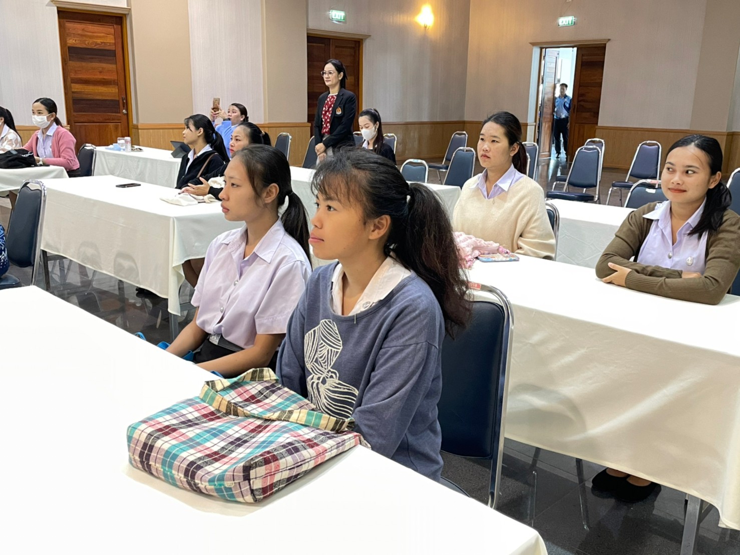 ม.นครพนม จัดเวทีแสดงวิสัยทัศน์การสรรหาคณบดีวิทยาลัยการท่องเที่ยวและอุตสาหกรรมบริการ