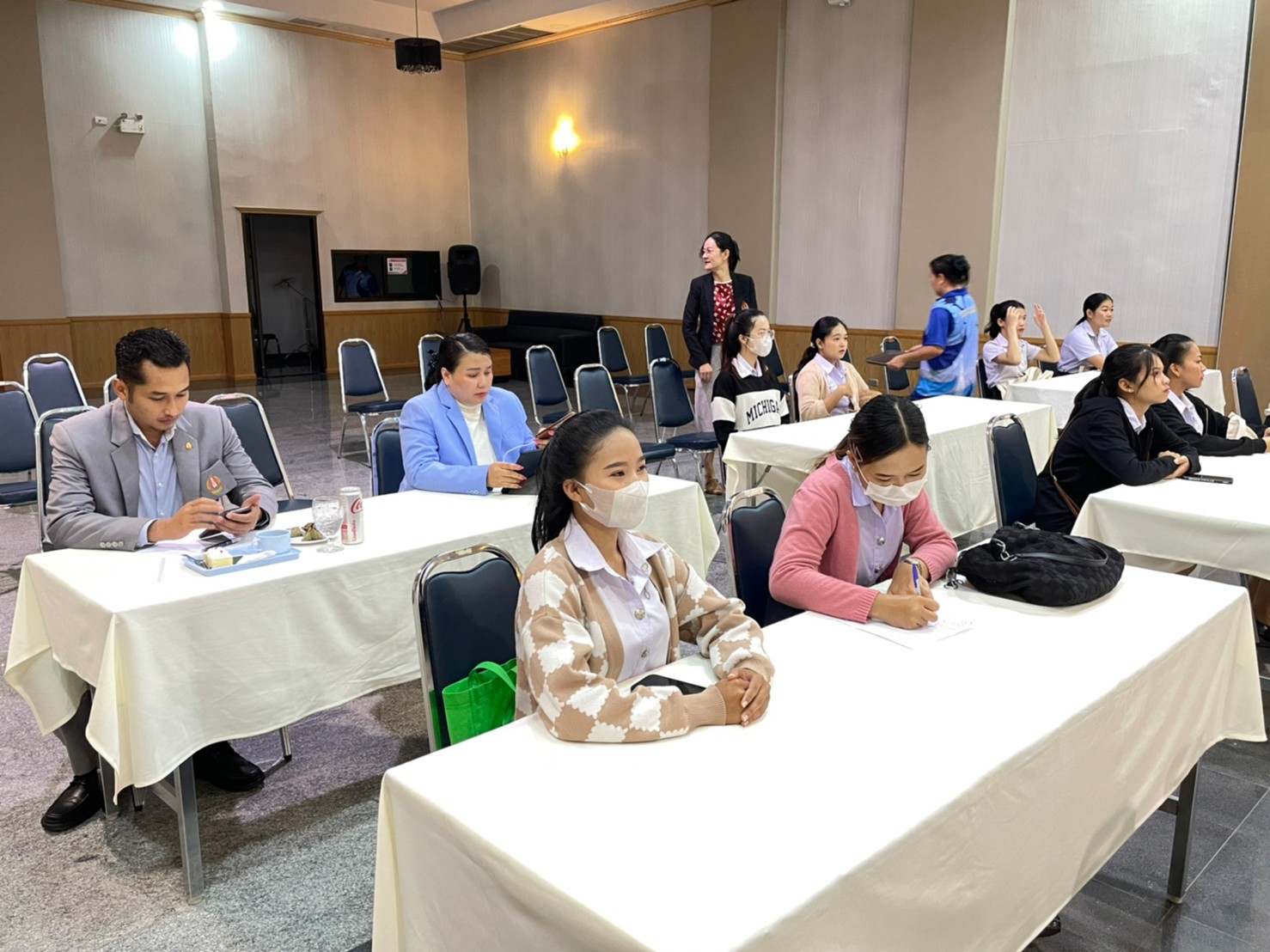 ม.นครพนม จัดเวทีแสดงวิสัยทัศน์การสรรหาคณบดีวิทยาลัยการท่องเที่ยวและอุตสาหกรรมบริการ