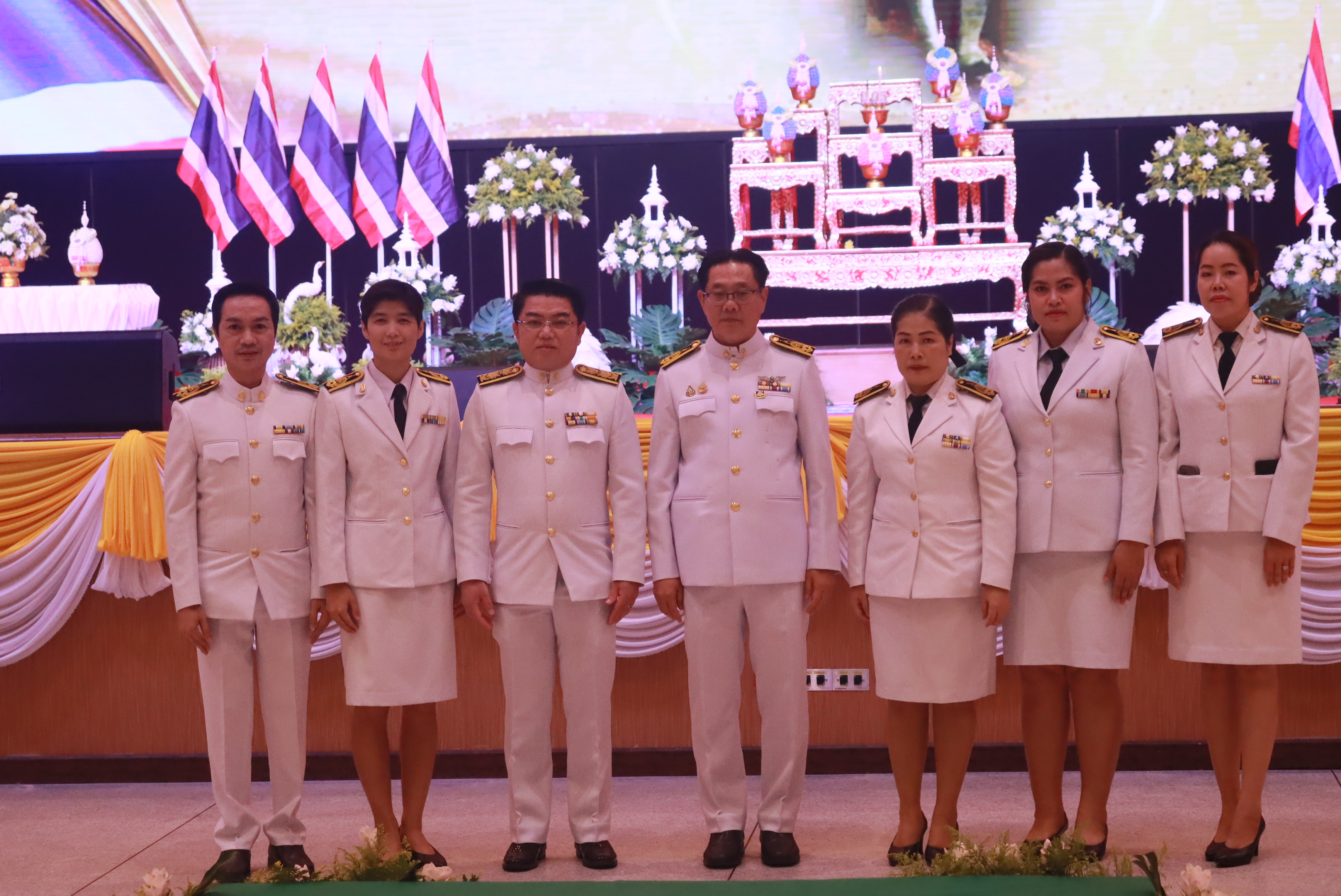 คณะครุศาสตร์ มหาวิทยาลัยนครพนม ร่วมพิธีวางพานพุ่มถวายราชสักการะ รัชกาลที่ 4 “พระบิดาแห่งวิทยาศาสตร์ไทย”