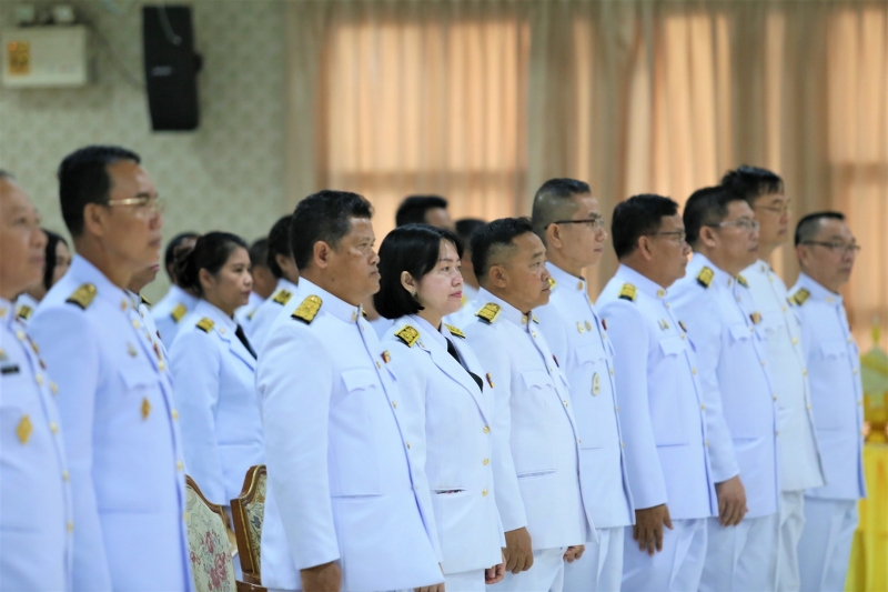 มนพ. วางพานพุ่มถวายราชสักการะพระบรมฉายาลักษณ์ รัชกาลที่ 4 “พระบิดาแห่งวิทยาศาสตร์ไทย”