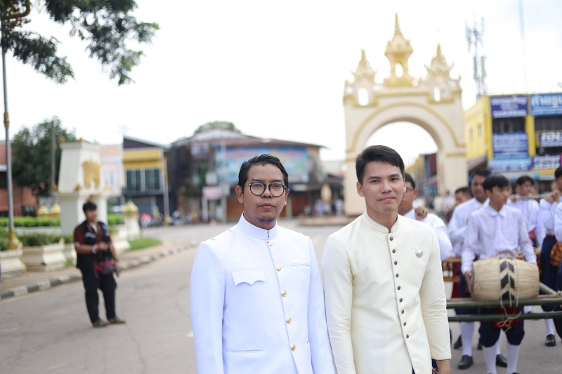 มนพ. ร่วมพิธีสมโภชยกยอดน้ำค้างทองคำ กระดิ่งทองคำชัยมงคล และดอกบัวทองคำ ประดิษฐานบนยอดพระธาตุพนมบรมเจดีย์