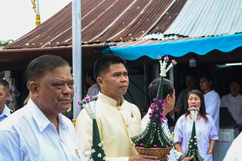 มนพ. ร่วมพิธีสมโภชยกยอดน้ำค้างทองคำ กระดิ่งทองคำชัยมงคล และดอกบัวทองคำ ประดิษฐานบนยอดพระธาตุพนมบรมเจดีย์