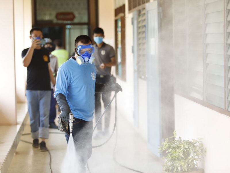 ม.นครพนม ร่วมกับด่านกักกันสัตว์นครพนม ฉีดพ่นน้ำยาฆ่าเชื้อโรคพิฆาตไวรัสCOVID-19