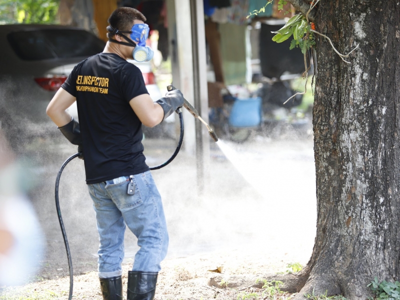 ม.นครพนม ร่วมกับด่านกักกันสัตว์นครพนม ฉีดพ่นน้ำยาฆ่าเชื้อโรคพิฆาตไวรัสCOVID-19