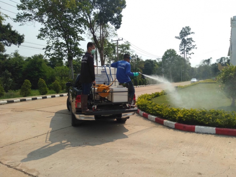 ม.นครพนม ร่วมกับด่านกักกันสัตว์นครพนม ฉีดพ่นน้ำยาฆ่าเชื้อโรคพิฆาตไวรัสCOVID-19