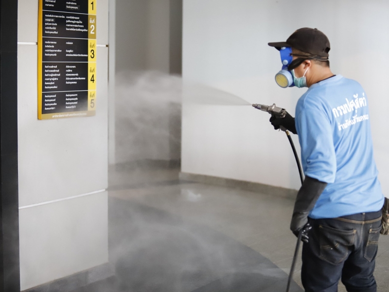 ม.นครพนม ร่วมกับด่านกักกันสัตว์นครพนม ฉีดพ่นน้ำยาฆ่าเชื้อโรคพิฆาตไวรัสCOVID-19