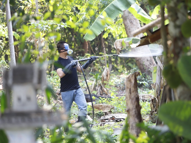 ม.นครพนม ร่วมกับด่านกักกันสัตว์นครพนม ฉีดพ่นน้ำยาฆ่าเชื้อโรคพิฆาตไวรัสCOVID-19