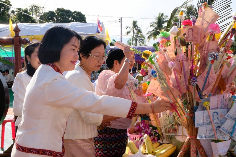 ม.นครพนม ร่วมพิธีวางศิลาฤกษ์อุโบสถวัดศรีบุญเรือง บ้านเนินสะอาด ตำบลนาราชควาย อำเภอเมืองนครพนม จังหวัดนครพนม