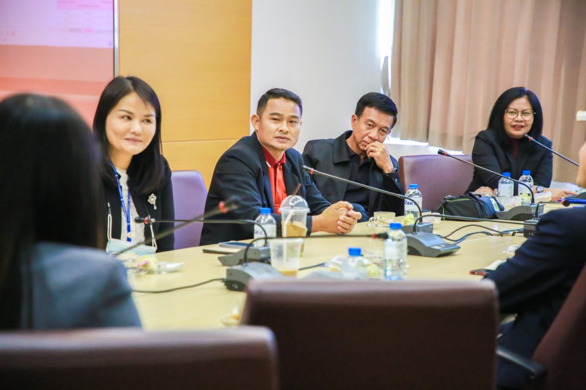 งานสื่อสารองค์กร ม.นครพนม ศึกษาดูงานด้านการบริหารรายการสถานีวิทยุกระจายเสียง และงานด้านการสื่อสารองค์กร มข.