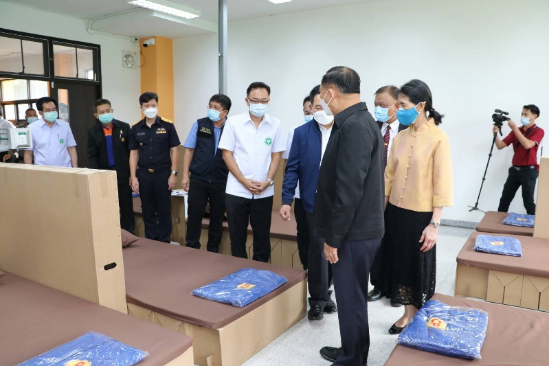 พล.ต.อ.อดุลย์ แสงสิงแก้ว และคณะ ส่งมอบโรงพยาบาลสนาม มหาวิทยาลัยนครพนม รองรับผู้ป่วยโควิด-19 จำนวน 300 เตียง