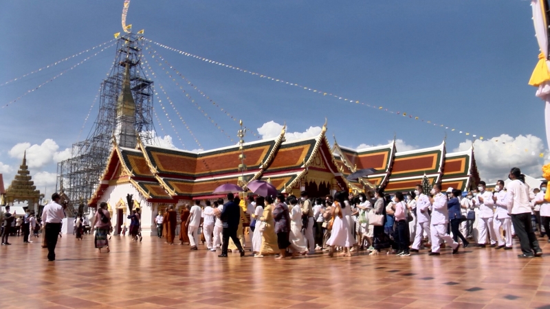 ม.นครพนม นำนักศึกษาวงพิณพาทย์ คณะครุศาสตร์ ร่วมพิธียกปลียอดทองคำและสุวรรณฉัตรทอง 7 ชั้น พระธาตุเชิงชุม จ.สกลนคร