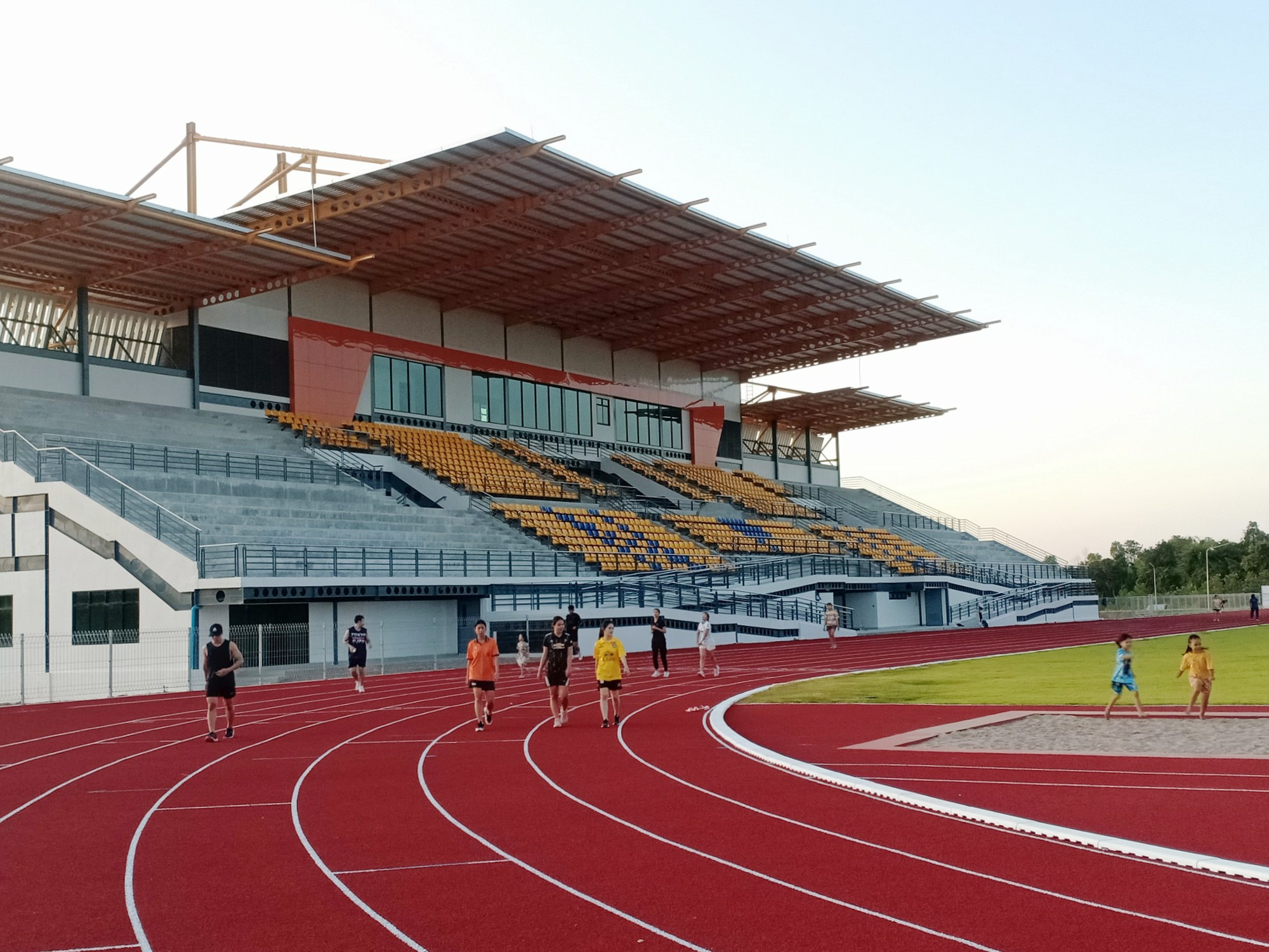 ม.นครพนม พร้อมเปิดให้บริการสนามกีฬา NPU Sport Complex ส่งเสริมกิจกรรมทางด้านกีฬาและกระตุ้นเศรษฐกิจในพื้นที่