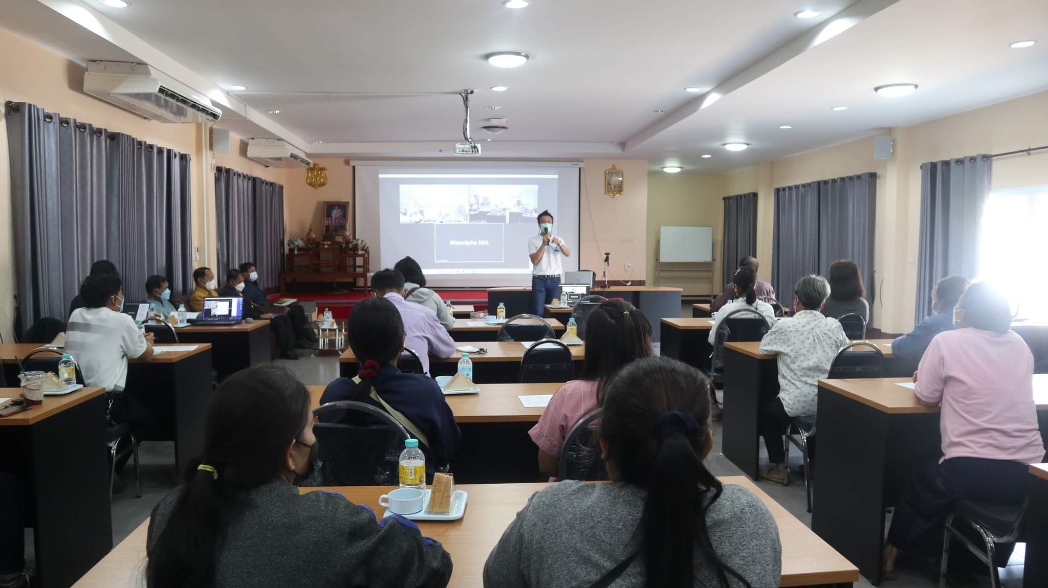 แสดงความยินดีกับทีมนักวิจัย ม.นครพนม ผ่านการคัดเลือก 5 ผลงาน ต่อยอดพัฒนานวัตกรรมเพื่อสังคม (Social Innovation Village)