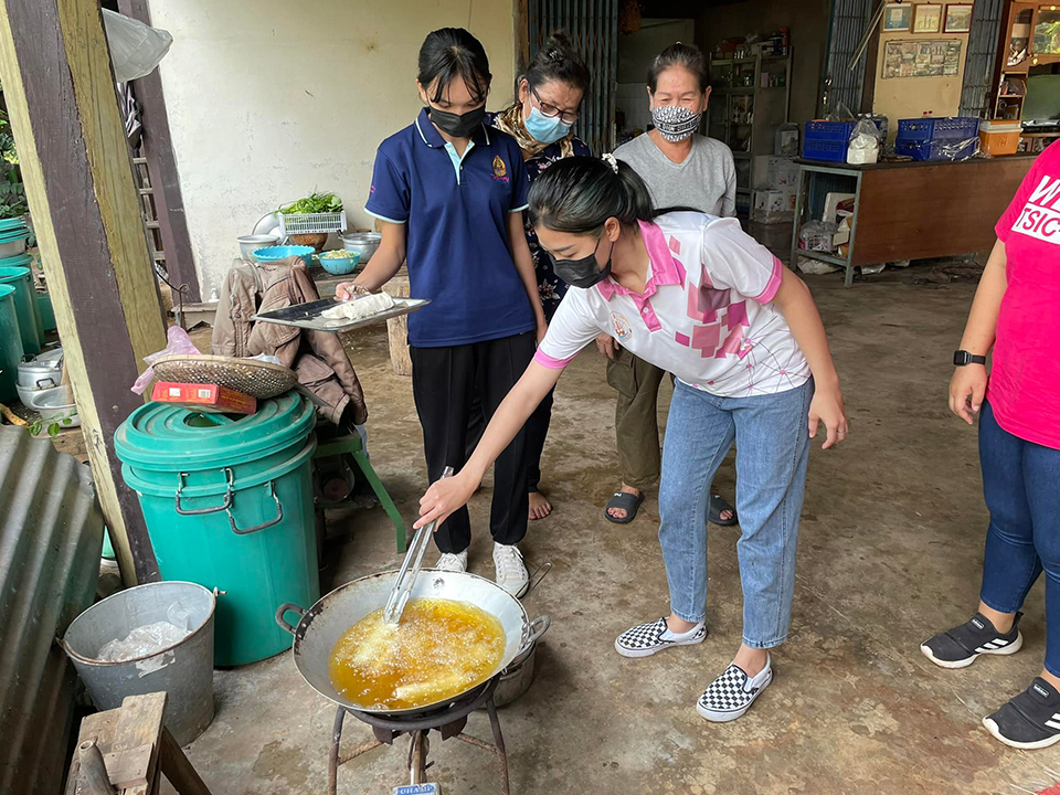 วิทยาลัยการท่องเที่ยวและอุตสาหกรรมบริการ จัดกิจกรรมสืบสานวัฒนธรรมและอาหารท้องถิ่นของชาวไทยเชื้อสายเวียดนามในจังหวัดนครพนม