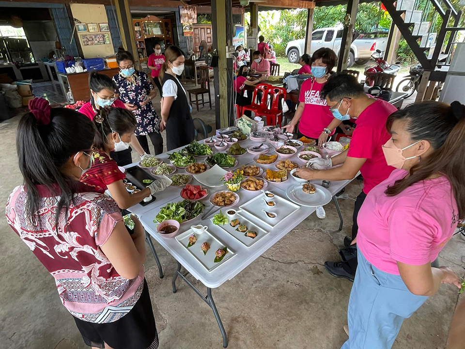 วิทยาลัยการท่องเที่ยวและอุตสาหกรรมบริการ จัดกิจกรรมสืบสานวัฒนธรรมและอาหารท้องถิ่นของชาวไทยเชื้อสายเวียดนามในจังหวัดนครพนม