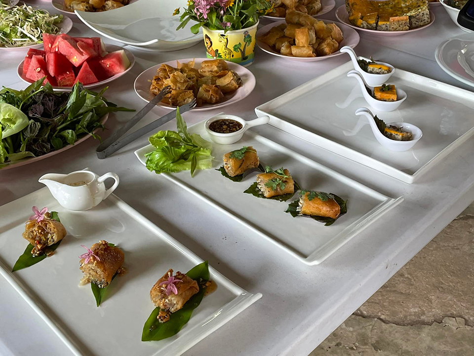 วิทยาลัยการท่องเที่ยวและอุตสาหกรรมบริการ จัดกิจกรรมสืบสานวัฒนธรรมและอาหารท้องถิ่นของชาวไทยเชื้อสายเวียดนามในจังหวัดนครพนม