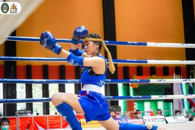 ม.นครพนม แสดงความยินดีกับน้อง