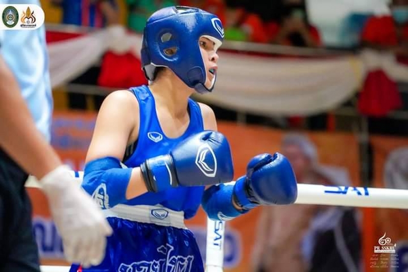 ม.นครพนม แสดงความยินดีกับน้อง