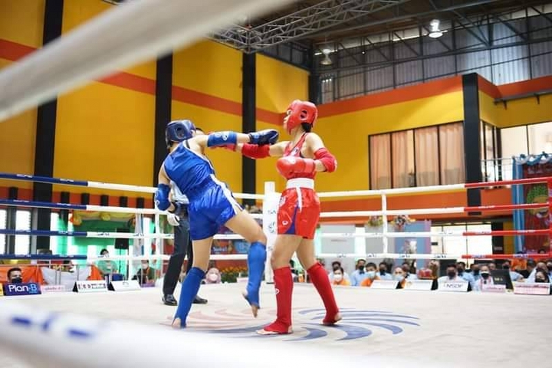 ม.นครพนม แสดงความยินดีกับน้อง