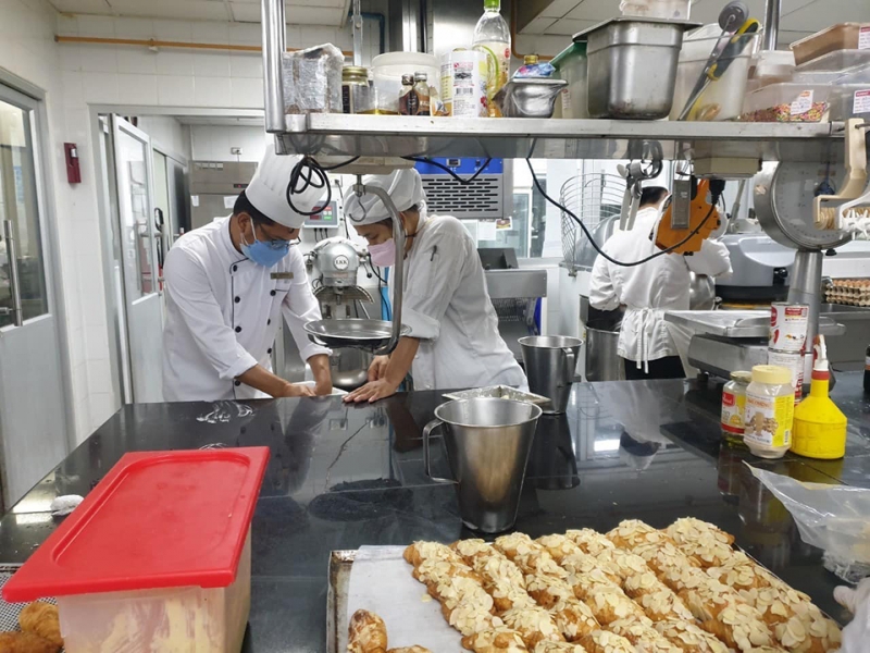 โรงแรมดุสิตธานี หัวหิน ร่วมหารือข้อตกลงความร่วมมือด้านสหกิจศึกษาและการพัฒนาอาจารย์ประจำหลักสูตรการโรงแรม ภัตตาคารและอีเว้นท์