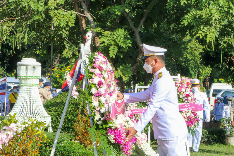 มนพ.ร่วมประกอบพิธีวางพวงมาลาน้อมรำลึกพระมหากรุณาธิคุณ รัชกาลที่ 5 เนื่องในวันคล้ายวันสวรรคต