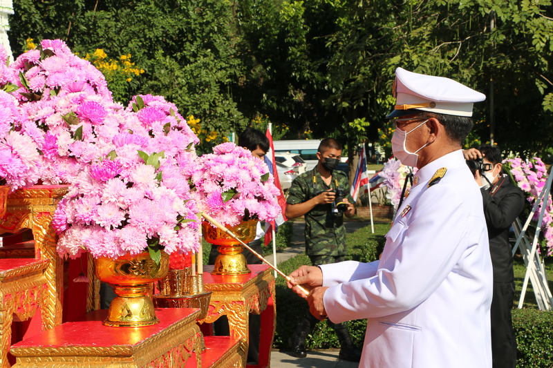 มนพ.ร่วมประกอบพิธีวางพวงมาลาน้อมรำลึกพระมหากรุณาธิคุณ รัชกาลที่ 5 เนื่องในวันคล้ายวันสวรรคต
