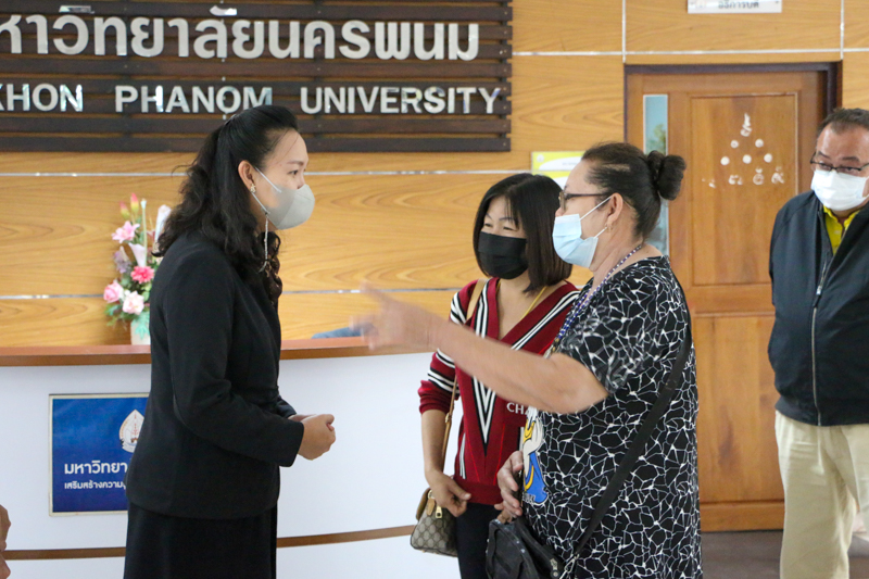 มนพ.มอบเงินมอบสินไหมแก่ครอบครัวนักศึกษาคณะเทคโนโลยีอุตสาหกรรมที่เสียชีวิต