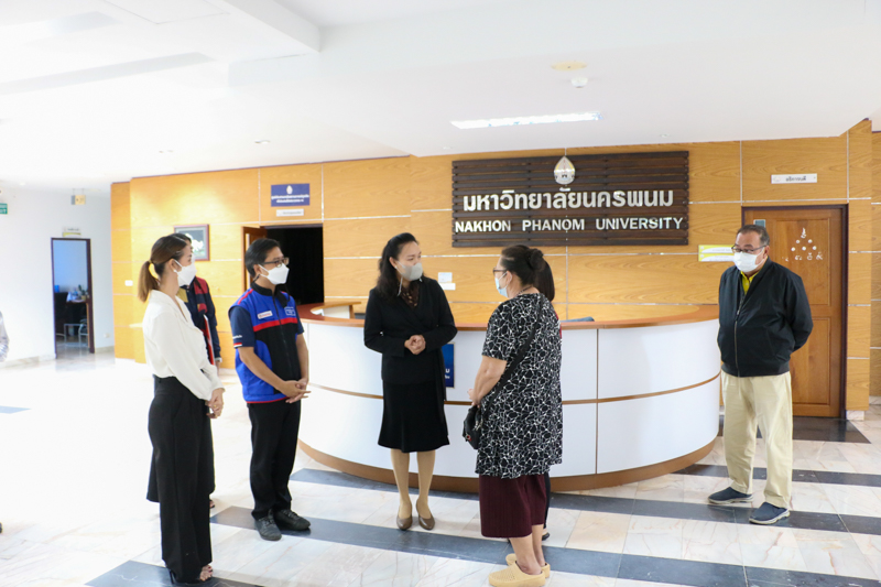 มนพ.มอบเงินมอบสินไหมแก่ครอบครัวนักศึกษาคณะเทคโนโลยีอุตสาหกรรมที่เสียชีวิต