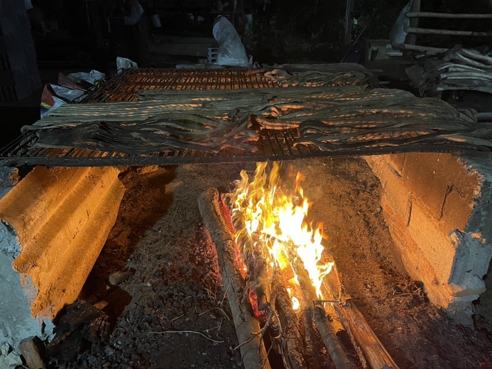 หนังเค็ม “พ่อประนอม” อาหารฮอตฮิตหน้าหนาวของคนอีสาน สู่การเป็นผู้ประกอบการ Start – Up ดังไกลในต่างแดน