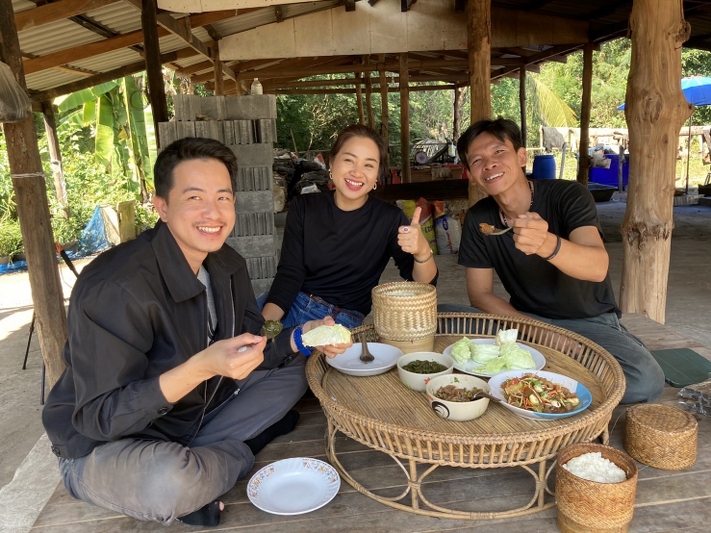 หนังเค็ม “พ่อประนอม” อาหารฮอตฮิตหน้าหนาวของคนอีสาน สู่การเป็นผู้ประกอบการ Start – Up ดังไกลในต่างแดน