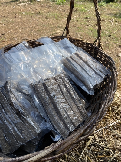 หนังเค็ม “พ่อประนอม” อาหารฮอตฮิตหน้าหนาวของคนอีสาน สู่การเป็นผู้ประกอบการ Start – Up ดังไกลในต่างแดน