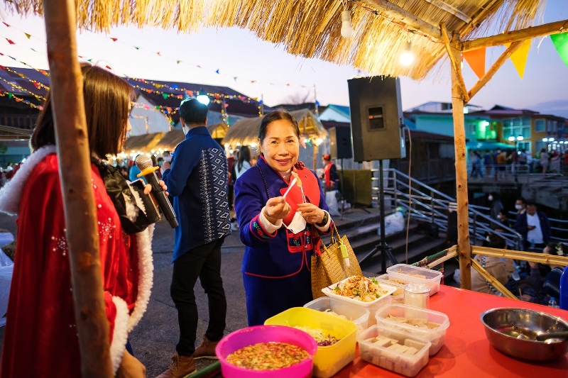 ม.นครพนม ร่วมกับ ม.ศิลปากร สถาบันพระปกเกล้า และเทศบาลเมืองนครพนม เปิด