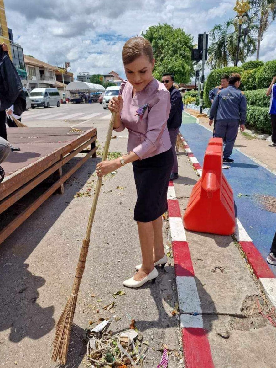 ม.นครพนม ร่วมกับองค์กรปกครองส่วนท้องถิ่น จัดกิจกรรมบำเพ็ญประโยชน์ ณ บริเวณลานองค์พญาศรีสัตตนาคราช