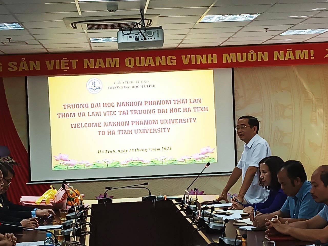 ม.นครพนม จับมือ ม.ฮาติงห์ และ ม.วิงห์ ขยายความร่วมมือด้านการศึกษา การวิจัย การทำนุบำรุงศิลปวัฒนธรรม