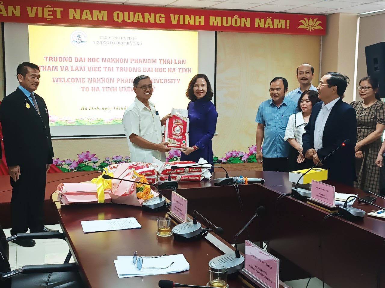 ม.นครพนม จับมือ ม.ฮาติงห์ และ ม.วิงห์ ขยายความร่วมมือด้านการศึกษา การวิจัย การทำนุบำรุงศิลปวัฒนธรรม