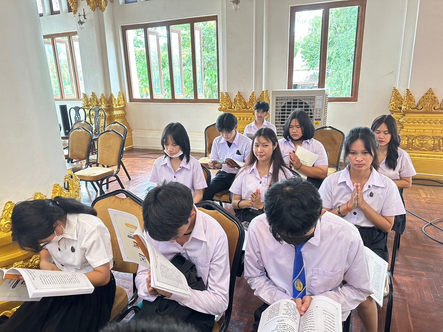 วิทยาลัยธาตุพนม ม.นครพนม ร่วมพิธีเจริญพระพุทธมนต์ ถวายพระพรชัยมงคลแด่สมเด็จพระเจ้าลูกเธอ เจ้าฟ้าพัชรกิติยาภา นเรนทิราเทพยวดี กรมหลวงราชสาริณีสิริพัชร มหาวัชรราชธิดา ณ วัดพระธาตุพนม วรมหาวิหาร อำเภอธาตุพนม จังหวัดนครพนม