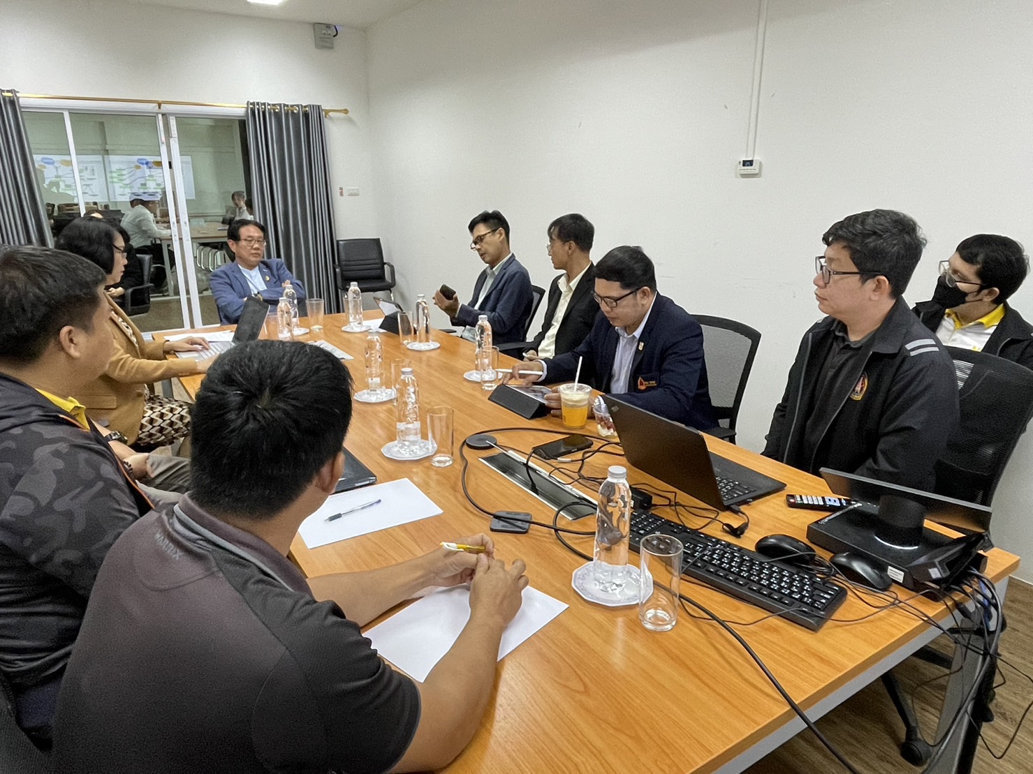 รก.อธิการบดี ม.นครพนม ลงพื้นที่พบปะบุคลากรสำนักเทคโนโลยีดิจิทัล และวิทยาลัยพยาบาลบรมราชชนนีนครพนม