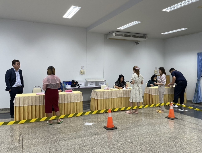 ม.นครพนม จัดเลือกตั้งประธานและกรรมการสภาคณาจารย์และข้าราชการ ลุ้นเก้าอี้ประธานสภาคณาจารย์คนใหม่หลังเที่ยงวันนี้