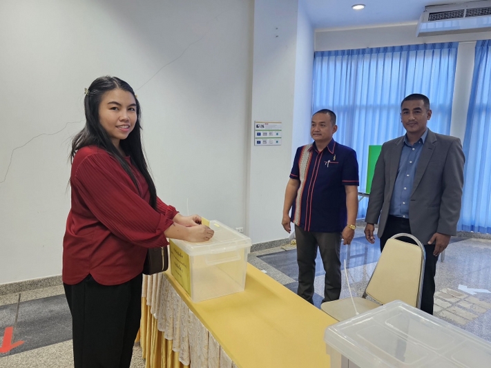 ม.นครพนม จัดเลือกตั้งประธานและกรรมการสภาคณาจารย์และข้าราชการ ลุ้นเก้าอี้ประธานสภาคณาจารย์คนใหม่หลังเที่ยงวันนี้