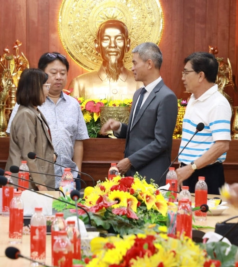 ศูนย์ GMS ม.นครพนม ประชุมร่วมกับรัฐมนตรีช่วยว่าการกระทรวงคมนาคม และกงศุลใหญ่เวียตนาม หารือ แลกเปลี่ยน นโยบายคมนาคม การขนส่ง และความสัมพันธ์ระหว่างท้องถิ่น