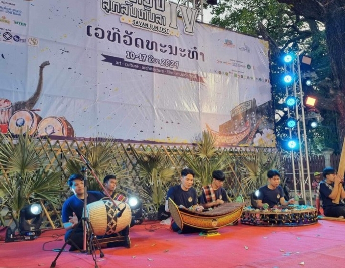 ม.นครพนม ร่วมสร้างสรรค์การแสดงศิลปวัฒนธรรม “ฟ้อนนางแก้วอีสาน” กับเครือข่าย สปป.ลาว ในงานเทศกาลเปิดการท่องเที่ยวลาว 2024