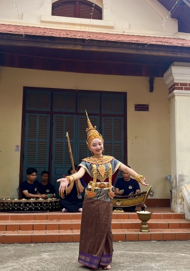 ม.นครพนม ร่วมสร้างสรรค์การแสดงศิลปวัฒนธรรม “ฟ้อนนางแก้วอีสาน” กับเครือข่าย สปป.ลาว ในงานเทศกาลเปิดการท่องเที่ยวลาว 2024