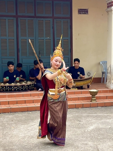 ม.นครพนม ร่วมสร้างสรรค์การแสดงศิลปวัฒนธรรม “ฟ้อนนางแก้วอีสาน” กับเครือข่าย สปป.ลาว ในงานเทศกาลเปิดการท่องเที่ยวลาว 2024