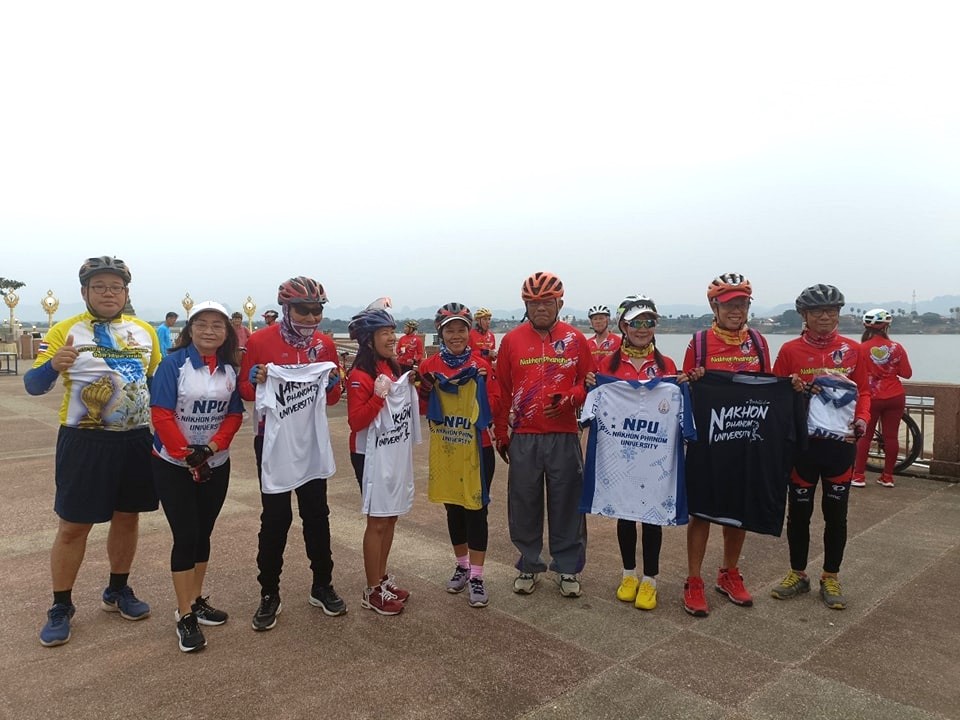 กองพัฒนานักศึกษา ม.นครพนม เป็นเจ้าภาพจัดกิจกรรม “ปั่นจักรยานชายโขงทุกวันอาทิตย์” เสริมสร้างสุขภาพนักปั่น